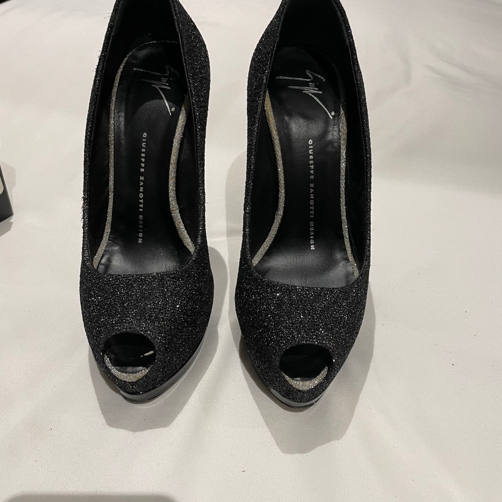 Giuseppe zanotti sparkle 4 3/4” heels